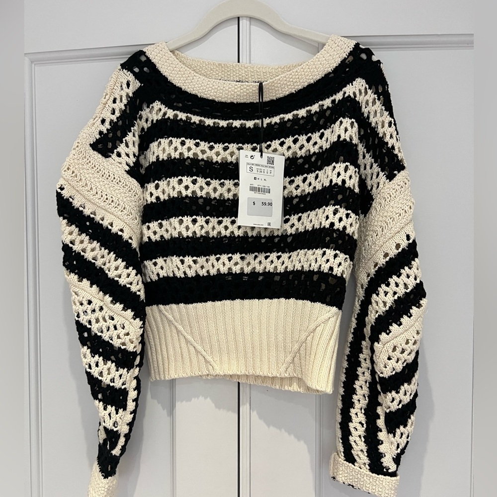 Striped Open-Knit Crewneck Sweater - Black & Cream